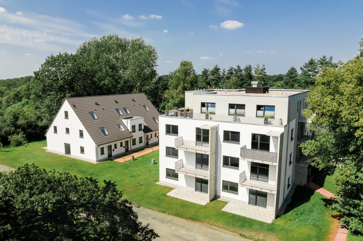 Buy Condominium, Terrace house, Townhouse, House in Norderstedt - MOOI Norderstedt, Ulzburger Straße 643