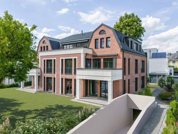 Buy Condominium in Hamburg-Groß Flottbek - DIE MÜLLENHOFFVILLA, Müllenhoffweg 60