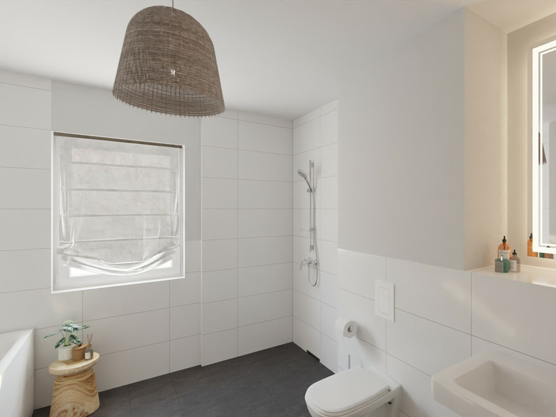  Modern gefliestes Bad mit bodengleicher Dusche und Badewanne