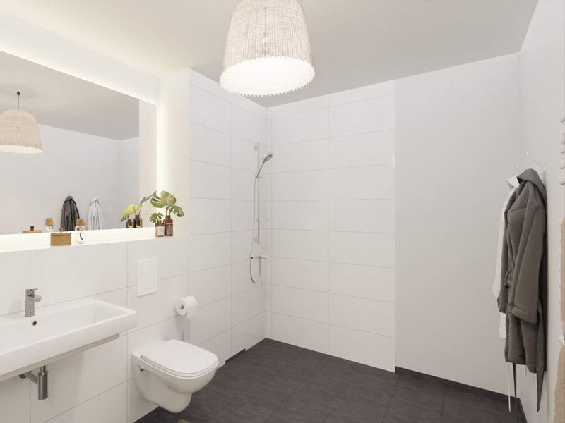 Modern gefliestes Bad mit bodengleicher Dusche