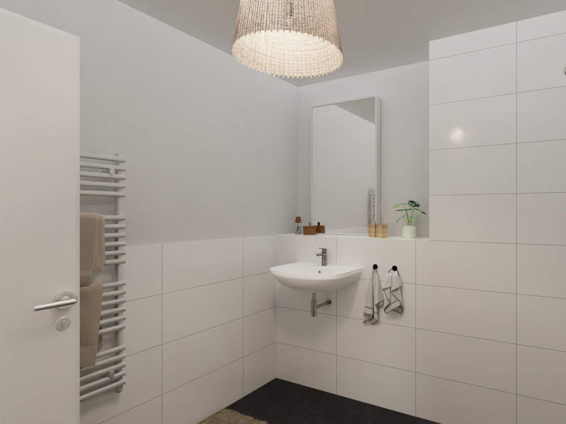 Modern gefliestes Badezimmer mit bodengleicher Dusche